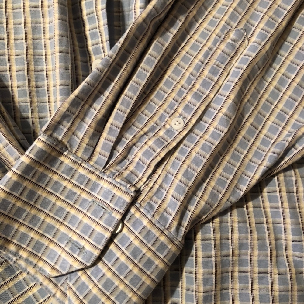 Button down - Picture 3 of 5
